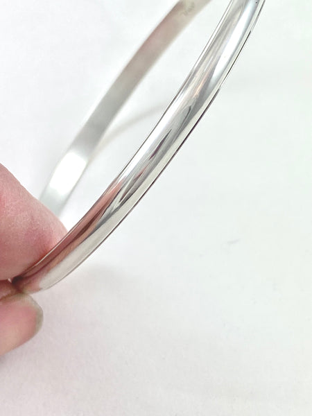 Half Round Bangle with Edge